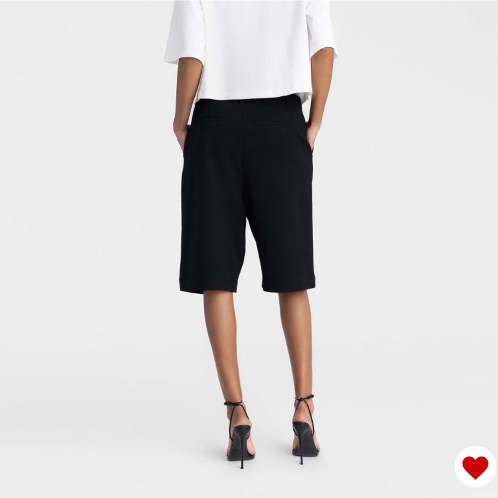 KBB by Kahlana Bermuda Shorts NWT size Medium